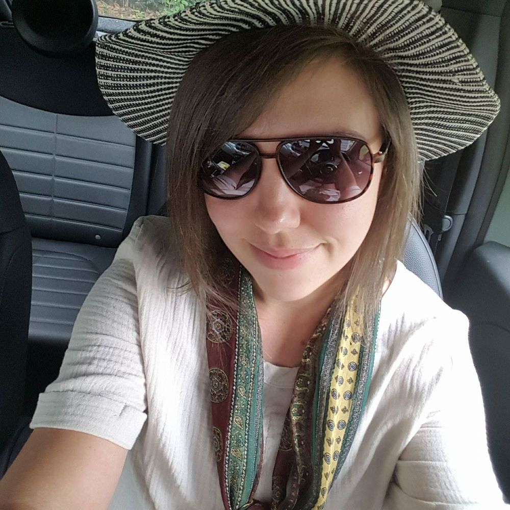 Meet your Posher, Elizabeth